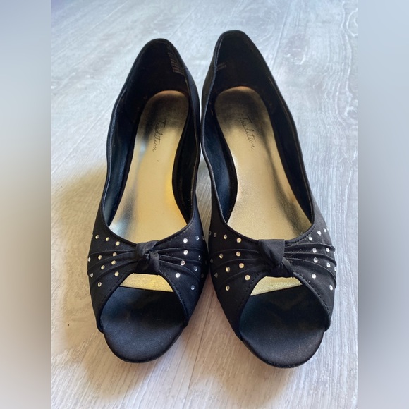 Tradition black satin kitten heels - Picture 2 of 4